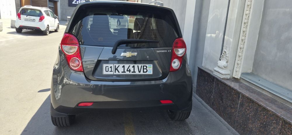 Spark Avtomat 4 Evro Pozitsiya Full 2019 Yil Toza probeg va kraskasi