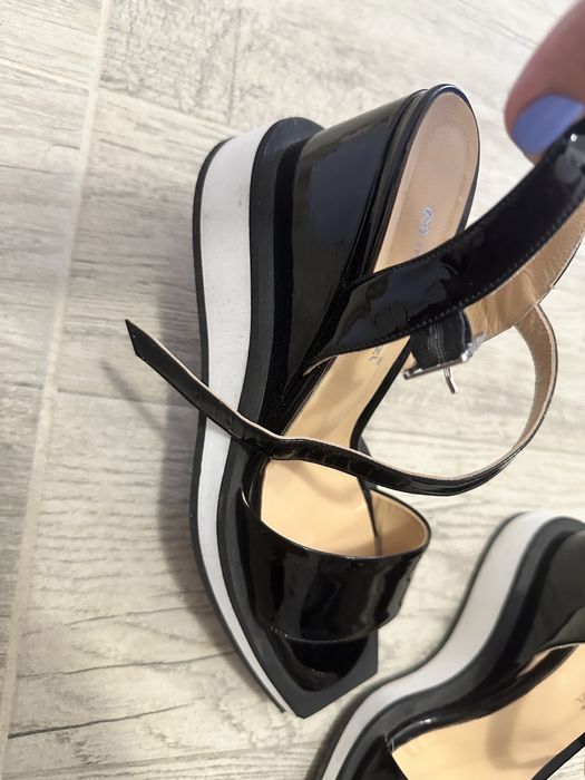 Дамски сандали