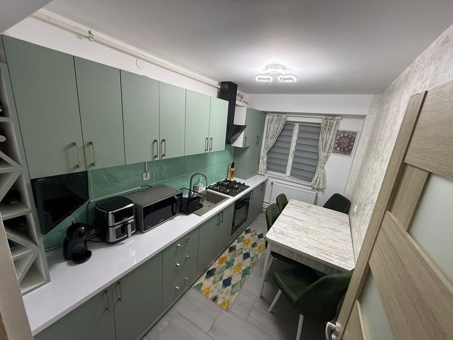 Apartament cu 3 camere - renovat si utilat!