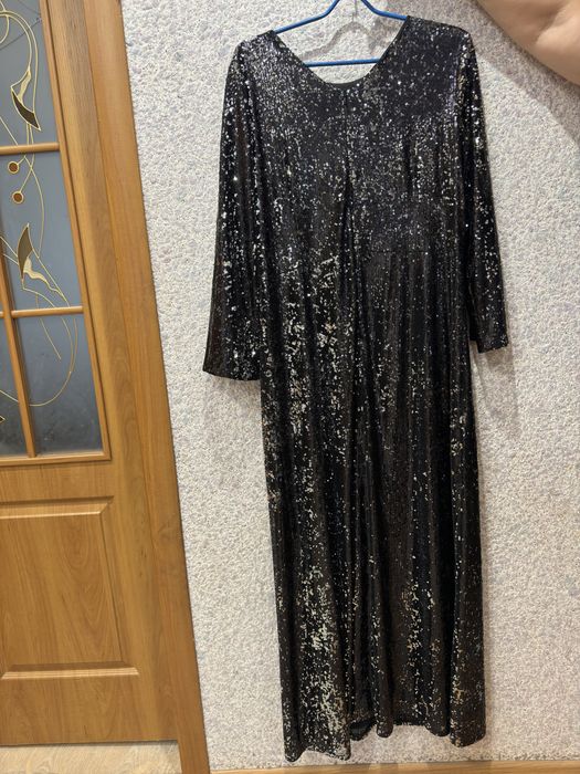 Платье красивое продам