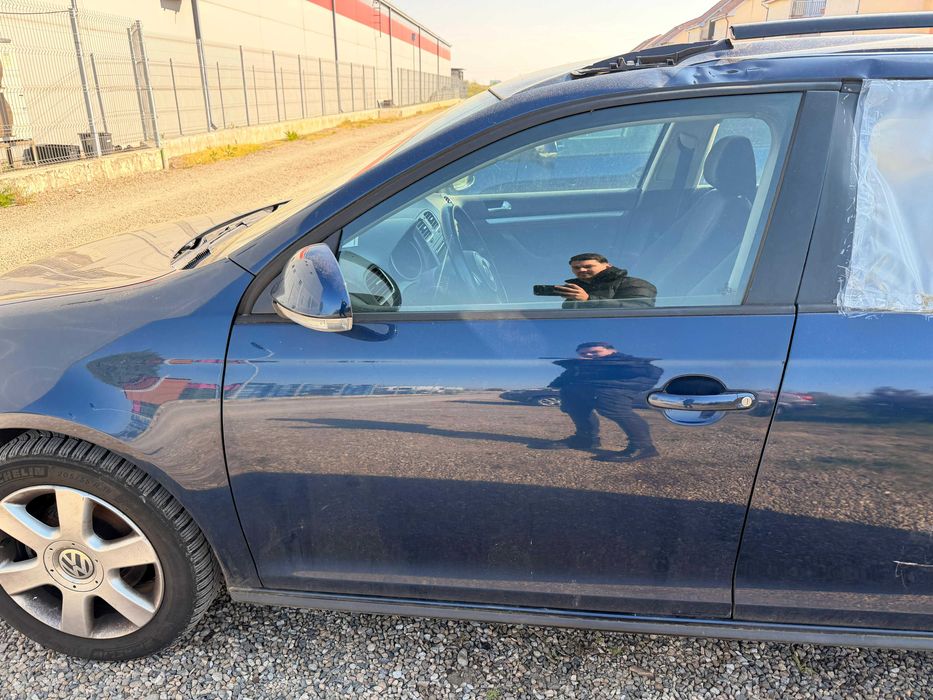 Vindem piese de schimb pentru diverse modele VW Golf 6 5K.