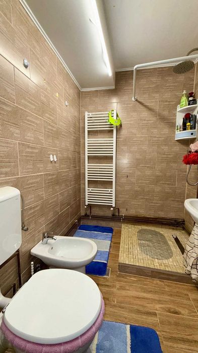 Vand apartament 3 camere