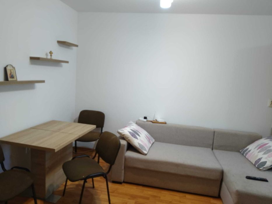 Inchiriez apartament in centru Gilau