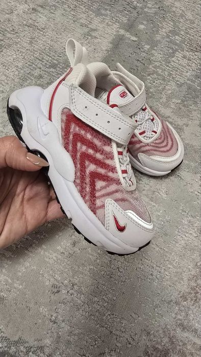 Nike маратонки 25