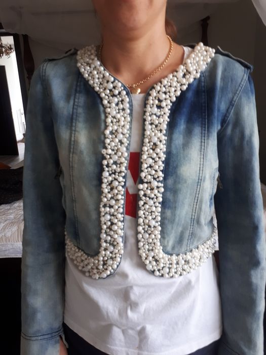 Продам разную вверхнюю одежду.