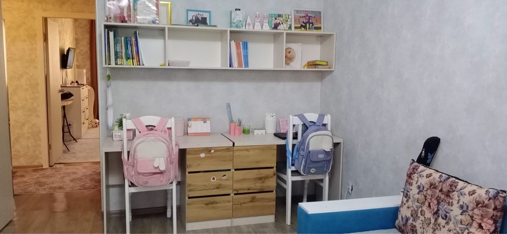 Учебный стол для школьников