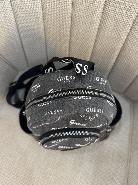 Дамска раница guess