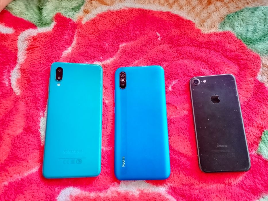 Продается 3смартфон