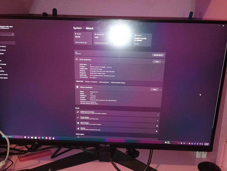 PC gaming 128gb Ram cu monitor și tableta grafica