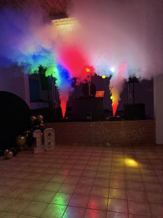 Servicii Evenimente (DJ, Bar, Foto) SAU Inchiriez Boxe & Efecte | Cluj
