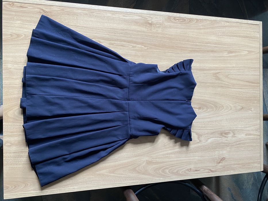 Продам школьную форму на 7-8 лет