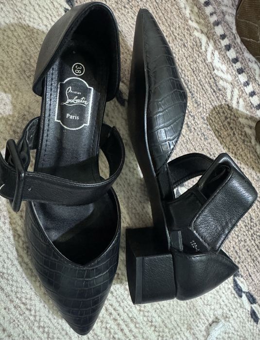 Туфли классика 38 размер на узкую ногу