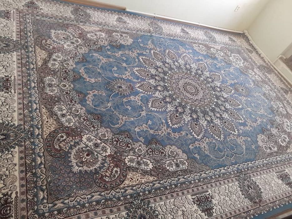 Продаётся ковёр состояния новый