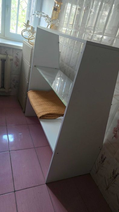 Витрина стеклянная