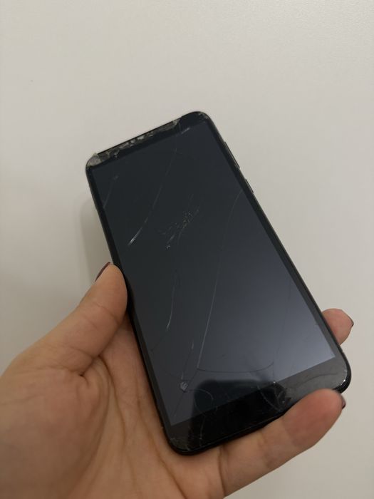 Продам Huawei на запчасти