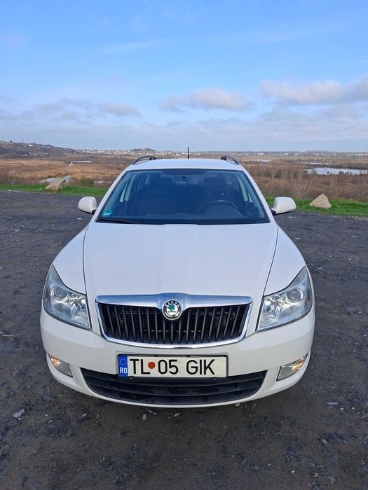 SKODA Octavia 2011 — imagine 1