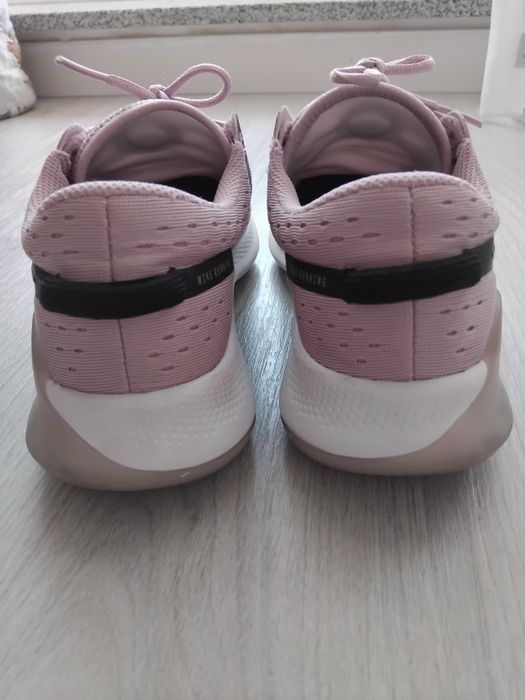 Adidasi nike 37,5