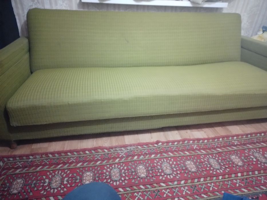 Срочно!2 раскладных дивана.