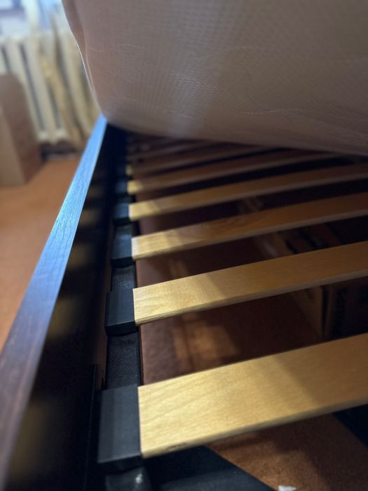 Продам спальную кровать