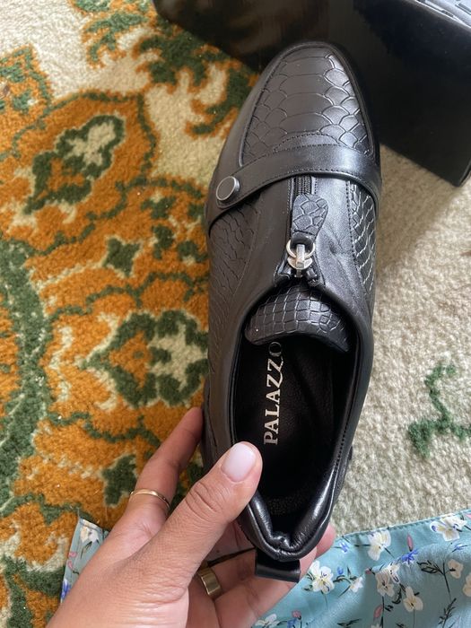 Продам кожанные кроссовки 40-43 размер