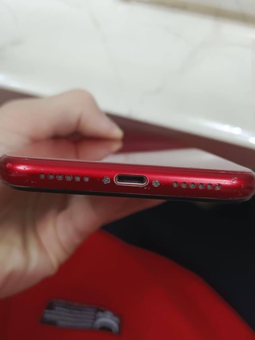 Айфон хр 100/64.