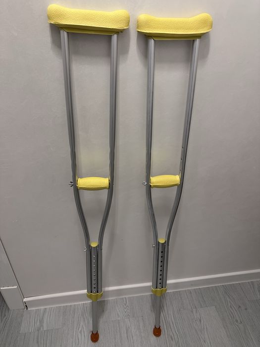 Костыли, qoʻltiqtayoqlar yangi 100 ming