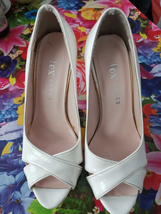 Нови запазени обувки