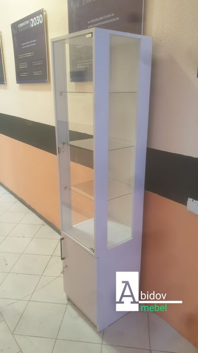 Витрина  стеллаж шкаф пенал  косметолог ва  гузаллик салони учун