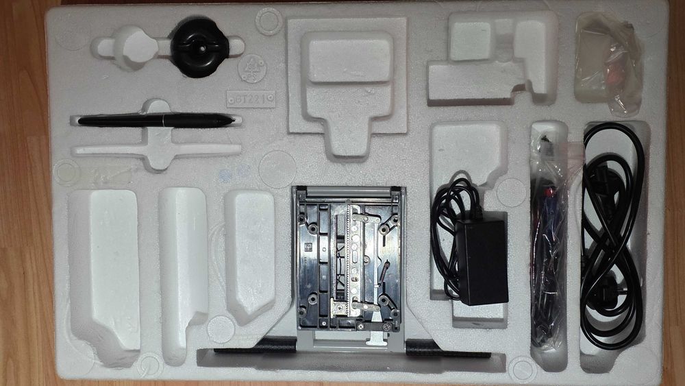 Tableta grafica Huion KAMVAS Pro 22, Stilou fara baterie, 21.5", Negru