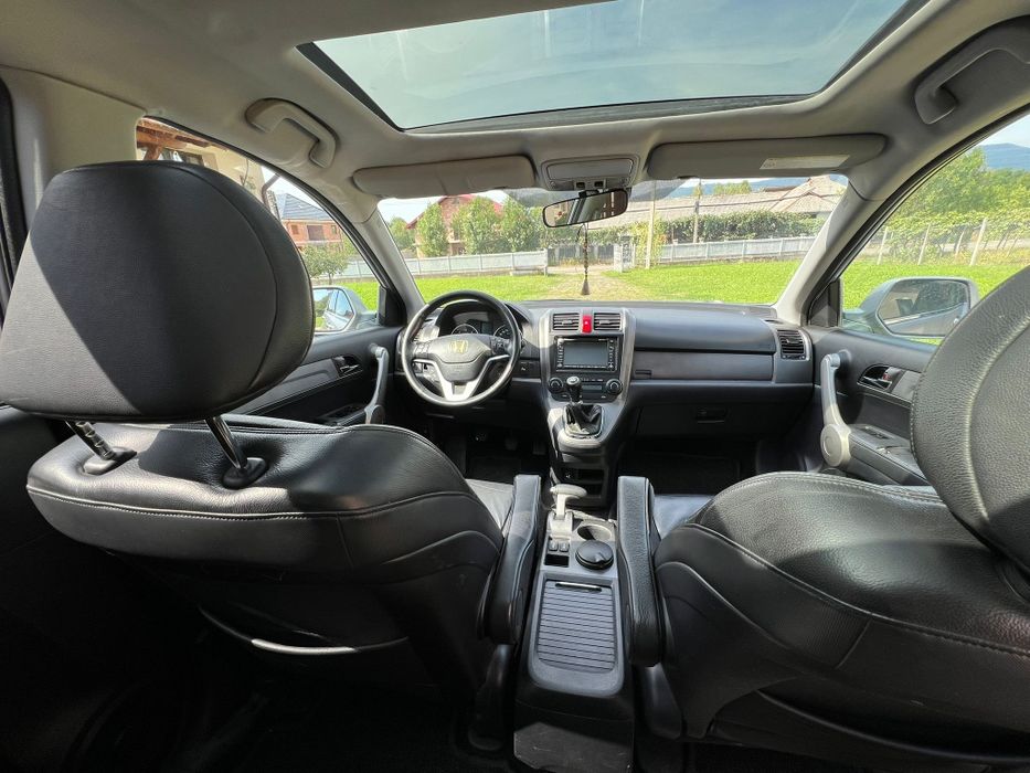 Vând Honda CR-V 2007. Masina merge perfect ITP valabilun an.