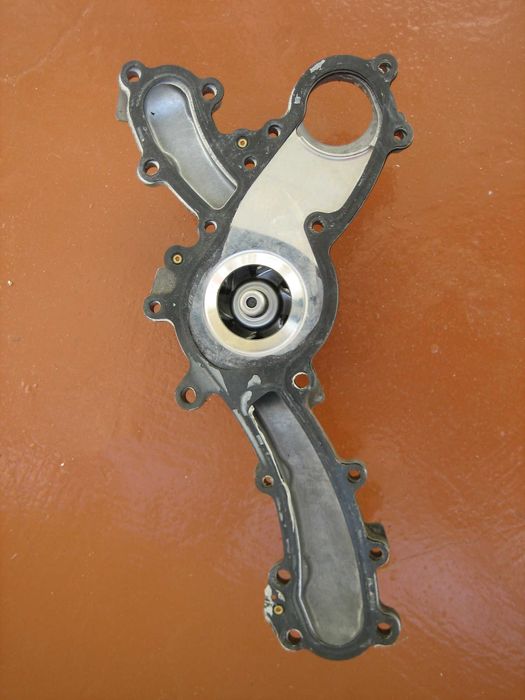 Помпа на Lexus оригинал