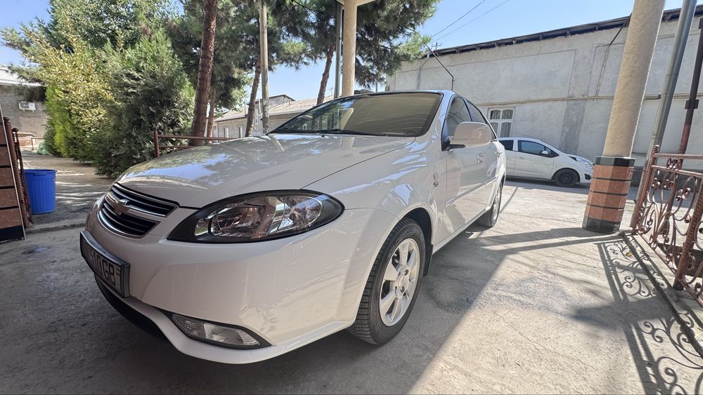 Gentra-3 автомат без люк сотилади