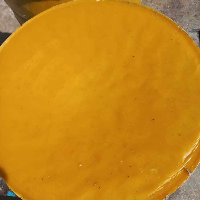 Продам воск пчелинный