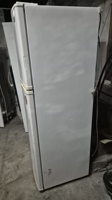 Продам Холодильник LG