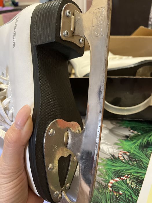 Продам детские коньки