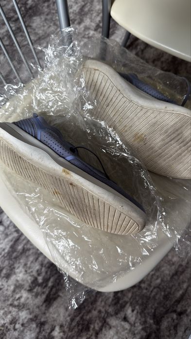 Продам кроссвоки женские