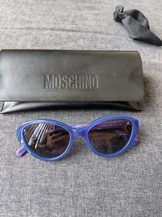 Дамски слънчеви очила love moschino