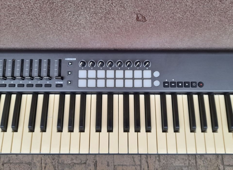 Novation LaunchKey 61 controller midi