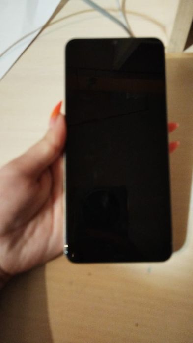 Смартфон реалми в хорошем состоянии