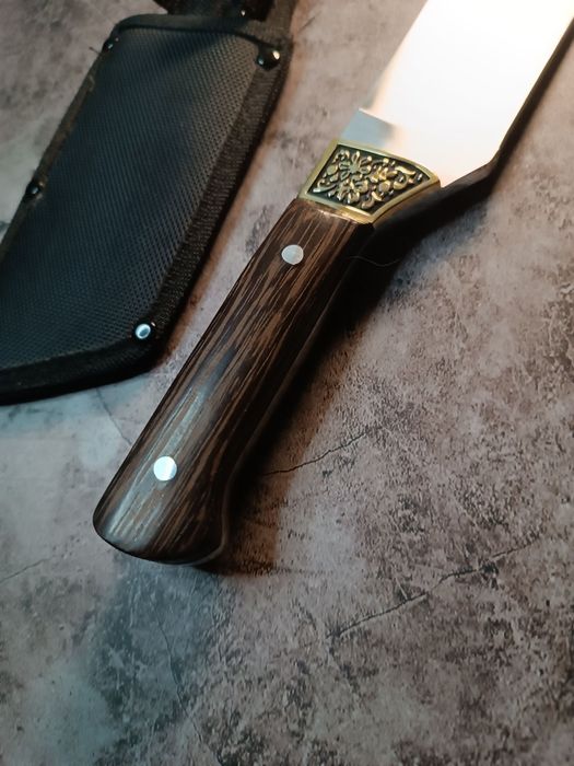 Масивен нож-сатър