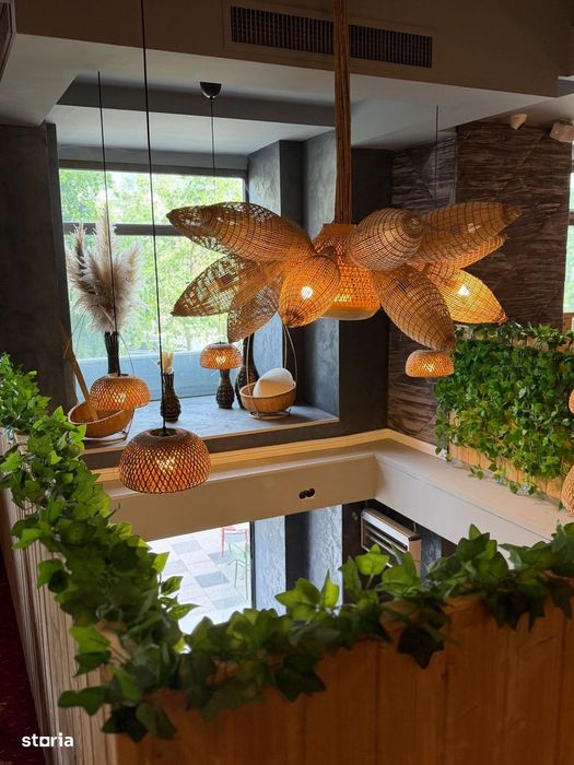Vand Restaurant Asiatic Cu Tot Mobilierul