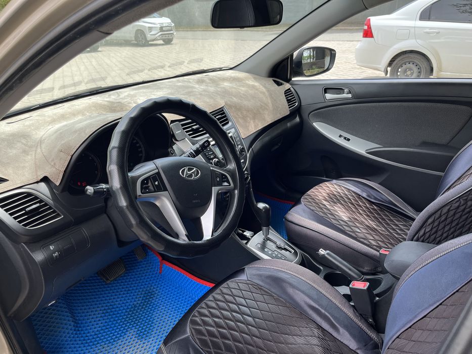 Hyundai accent 2013