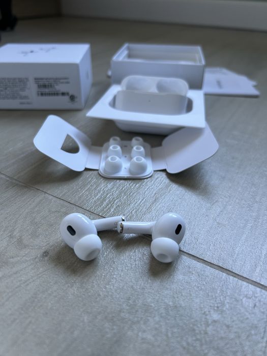 air pods pro 2 noi in cutie