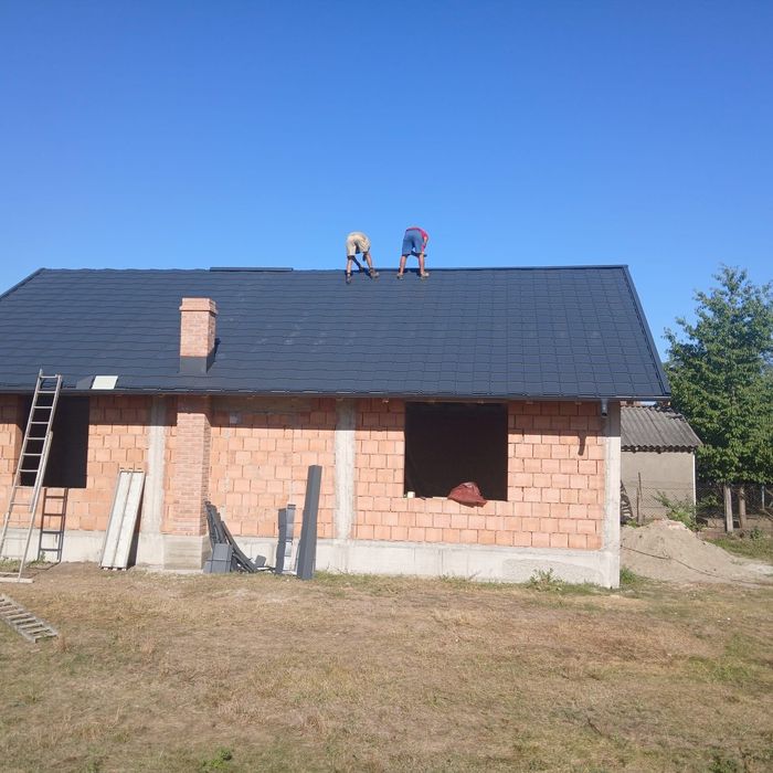 Casa de vanzare la rosu