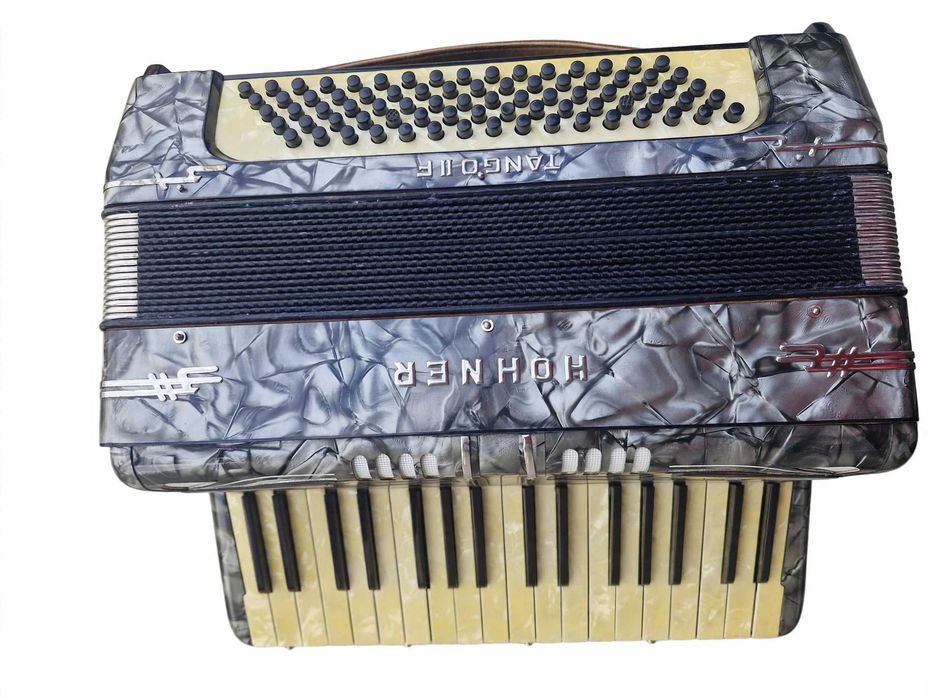 Vând  Acordeon  Hohner Tango 2 E