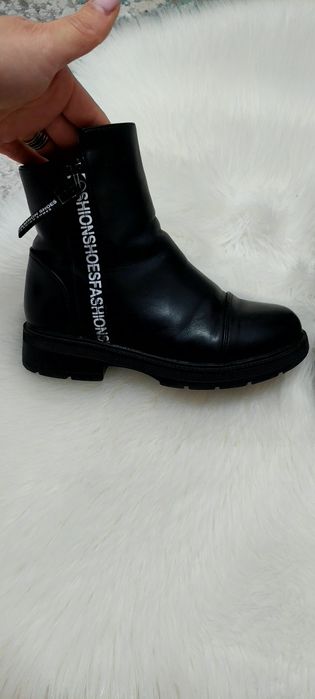 Ghetuțe fetița 32(20 cm interior)