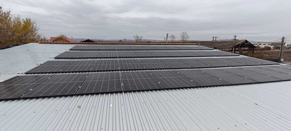 Montaj Panouri Fotovoltaice Montaj invertoare solare  hibrid ,on-grid