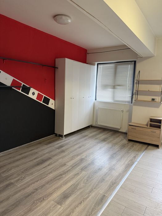 Inchiriere apartament 2 camere parter,,loc parcare inclus