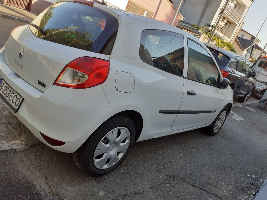 Vând Renault clio