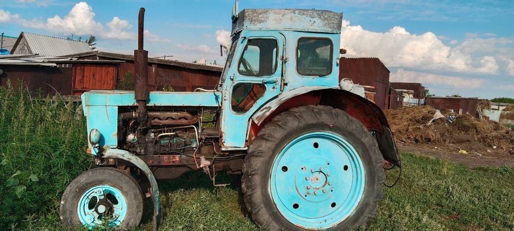Продам трактор !!!